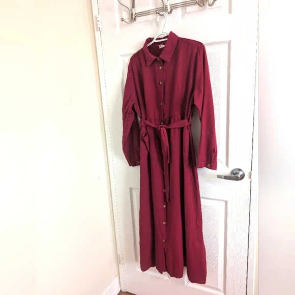 Elegant Long Sleeve Burgundy Dress - Picture 4 of 9